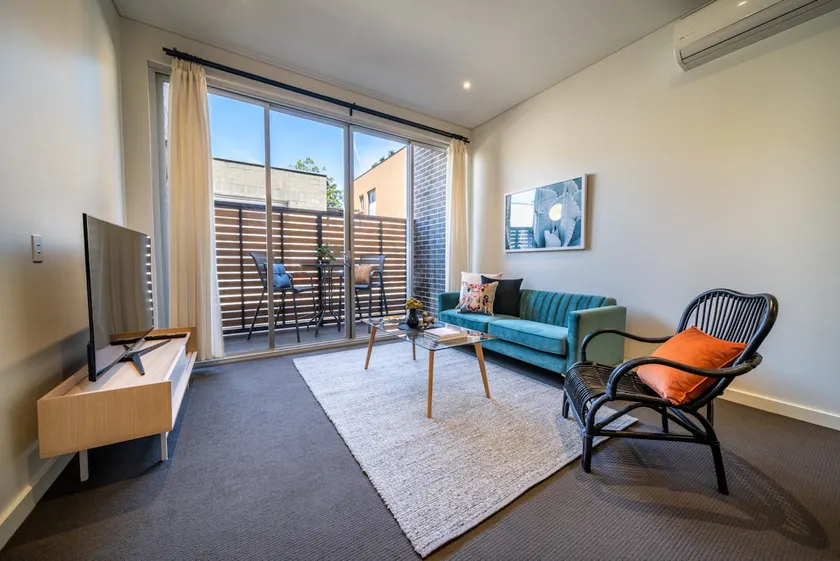 Floral on Frew 2BR Staycation CBD WiFi - Image 1