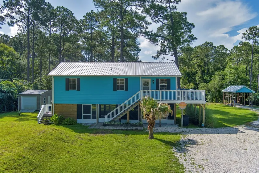The Blue House~Private Waterfront~Boat Slip~Kayaks - Image 1