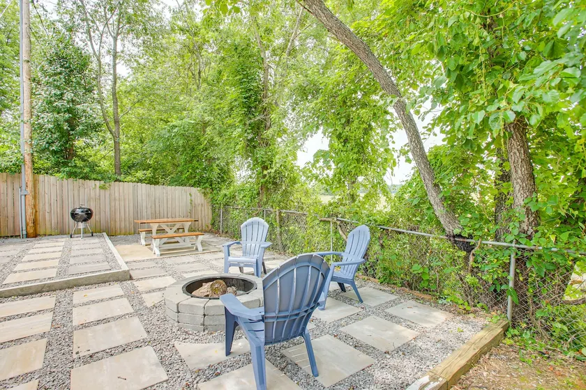 1/2 Mi to Kentucky Downs: Franklin Home w/ Patio! - Image 1