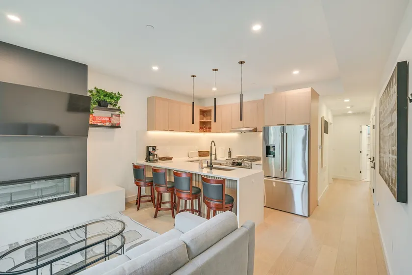 Near Biotechs & MIT: Cozy Condo w/ Fireplace - Image 1