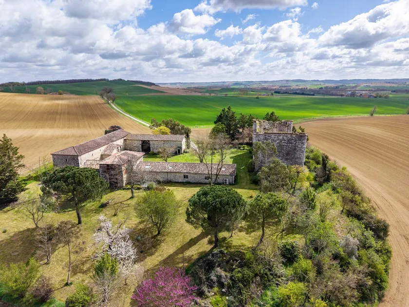 Château des Fours Cottage - Image 1