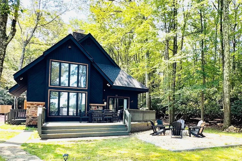 2 King BR: Lakeview*Hot tub*Kayaks*Firepit*Karaoke - Image 1