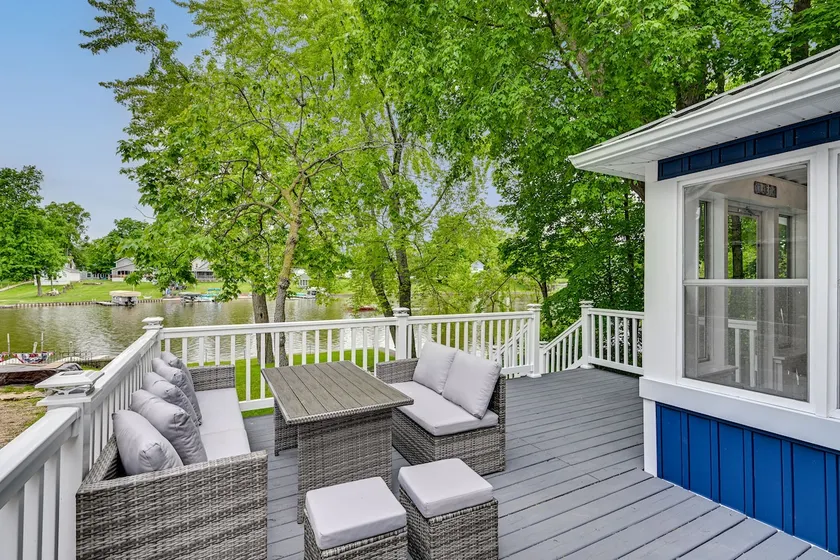 Lakefront Getaway w/ Private Dock in Colon! - Image 1