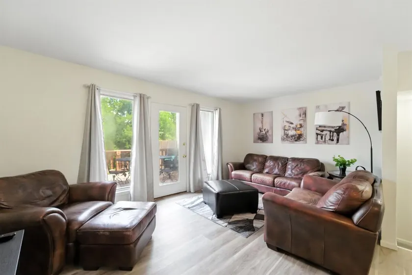 TownHome*Mins to Hospitals*District*Mizzou*Parks - Image 1