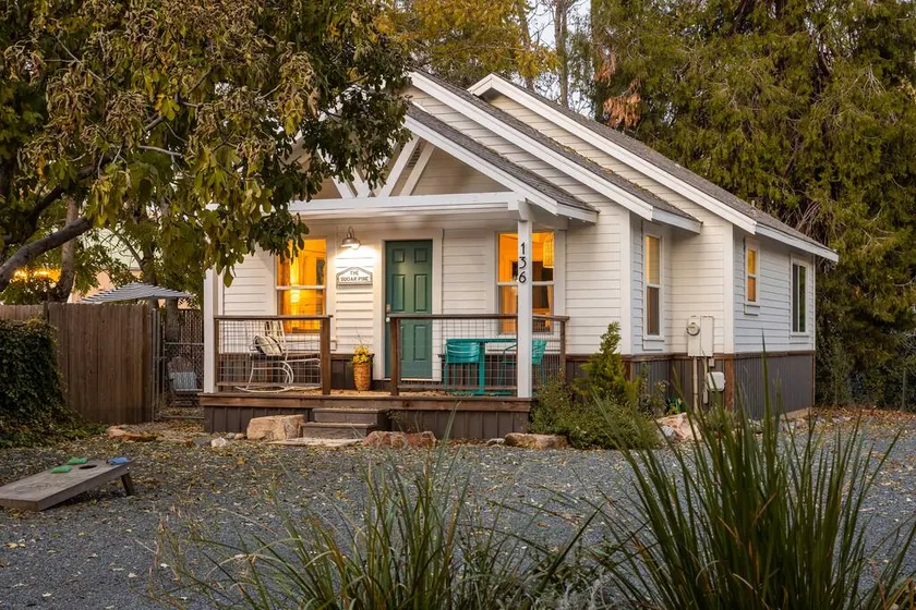 Creektown Cottages/ The Sugar Pine - Image 1