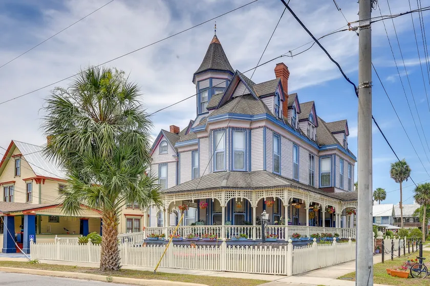 'Grand Gables' Home: 1 Block to St Johns River! - Image 1