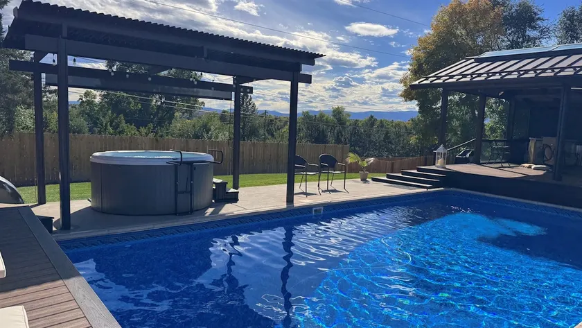 Private Oasis with Pool, Hot Tub, Outdoor Retreat - Image 1