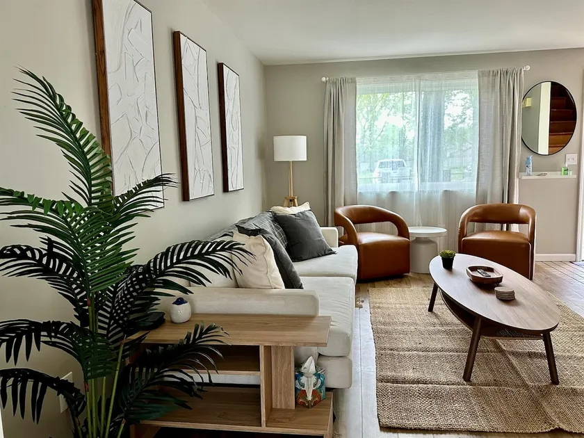 Modern, Bright, Townhouse in Westerville - Image 1