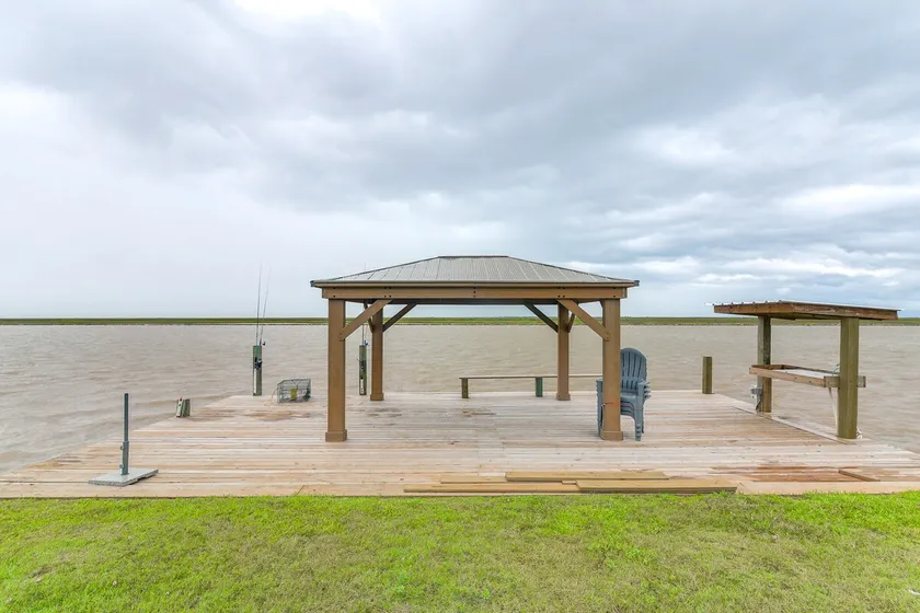 Seabreeze Retreat: Waterfront Home Near Sargent - Image 1