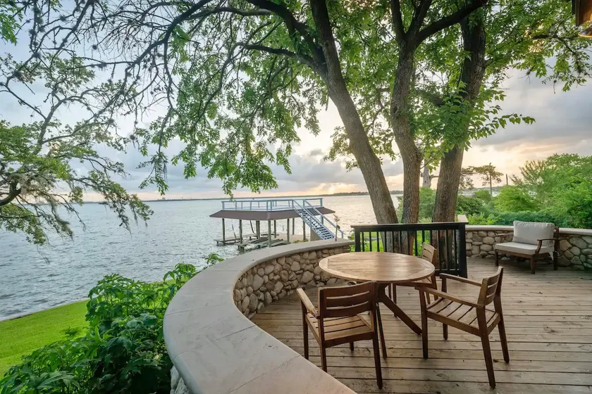 Navigate Stays one-of-a-kind Waterfront Retreat - Image 1