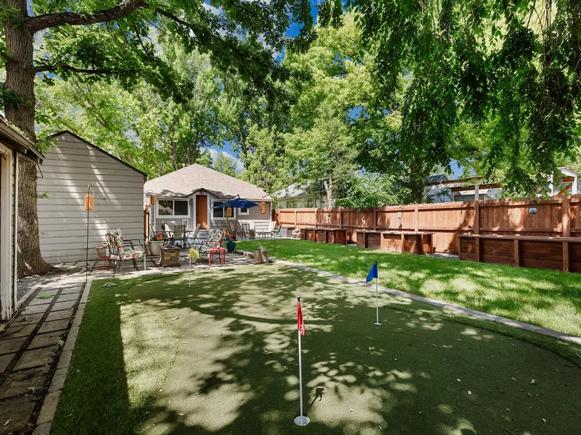 Putting Green in Backyard! | 3BR | King Bed | AC - Image 1