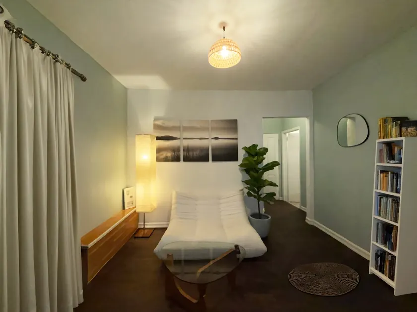 Not The Four Seasons 2 queen beds - Image 1