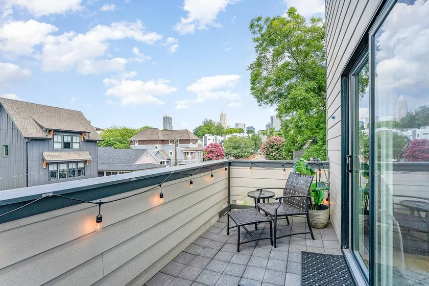 Unique Uptown Clt Duplex, Sleeps 20+, +15% Off! - Image 1