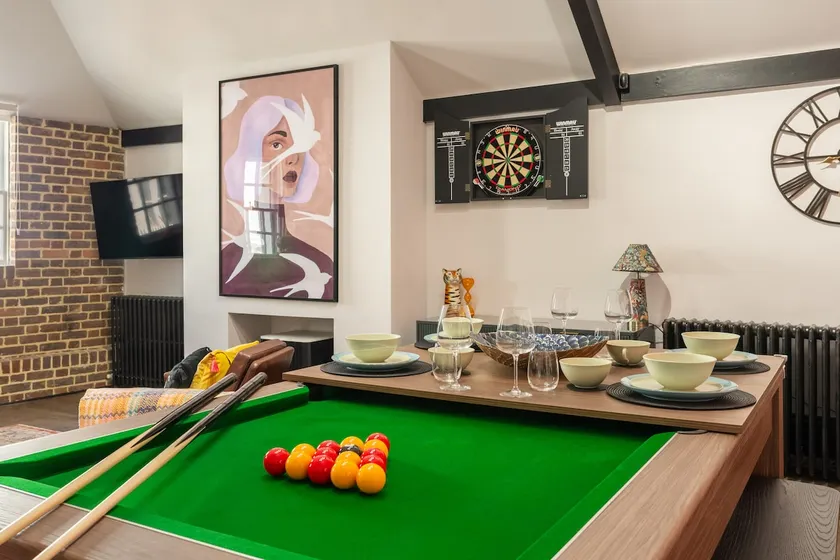 Steps from Beach |Pool Table|Darts |Pets Welcome - Image 1