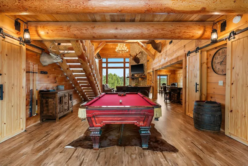 Buffalo Lodge - Stay for 8 - Image 1