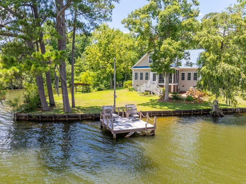 Tie One On! at 4 Bdr Waterfront Lake Marion - Image 1