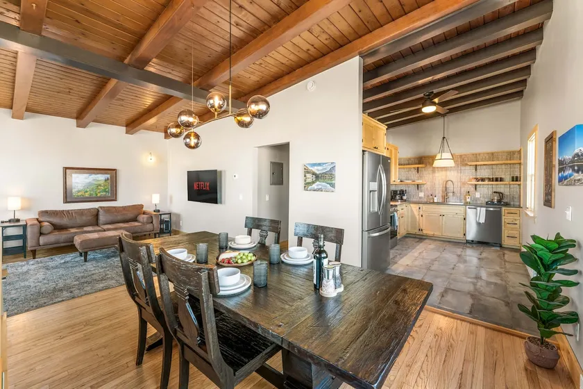 2 min Walk | Mtn Views | 600Mbps WiFi | Pets OK - Image 1