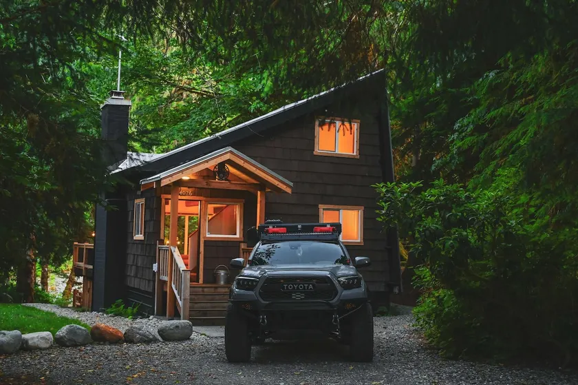 Verlot River Cabin • Hot Tub • Firepit • Fireplace - Image 1