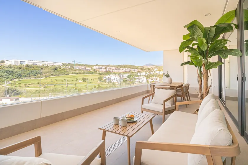 2-Bedroom Apartment in Azahar de Estepona - Image 1