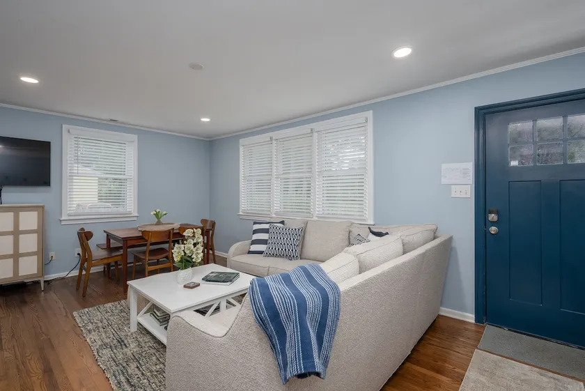 Cozy 3-Bedroom Retreat in Charming Beaufort, SC - Image 1