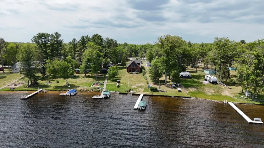 Hidden Cove - Beauty on the Lake! W Central AC! - Image 1