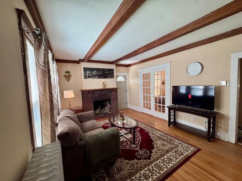 Charming 1 Bedroom House - Image 1