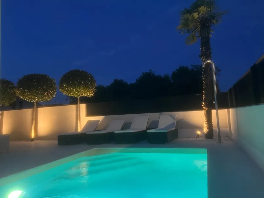Ferienhaus mit Terrasse, privatem Pool und Garten | Panoramablick - Image 1