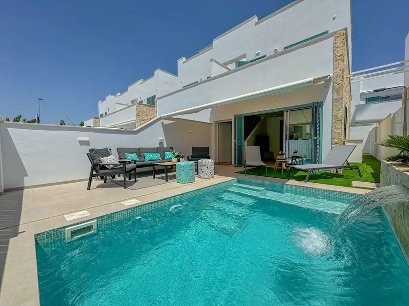 Villa with heated pool and jacuzzi - Image 1