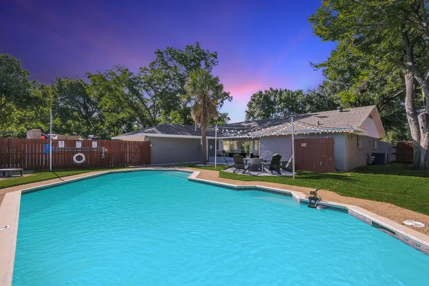 Best of Desoto, 5BR, 2BA with Pool, Hot Tub, Patio - Image 1