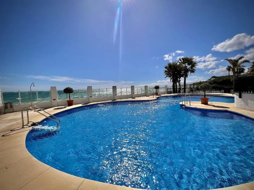 Apartment by the sea with pool and wifi - Image 1
