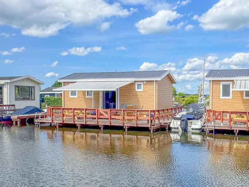 Air-conditioned chalet on the Loosdrecht lakes - Image 1