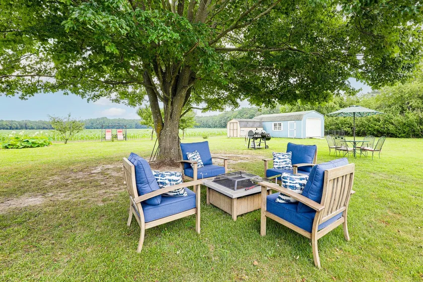Getaway on 1/2 Acre w/ Deck in Georgetown - Image 1
