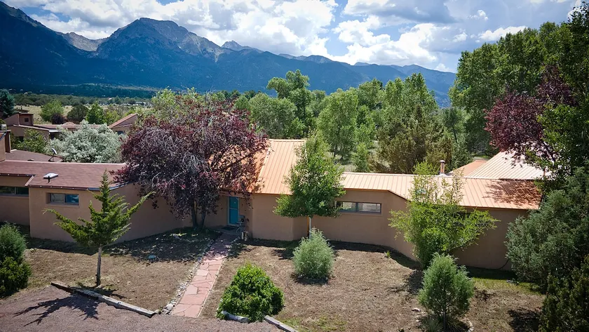 Casa Cumbres: Creek, Hiking Trails & Pet Friendly - Image 1