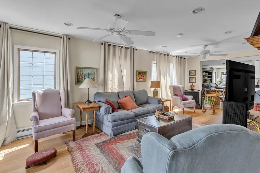 Home Port - Spacious Retreat In Prime Location 4 Bedroom Home - Image 1
