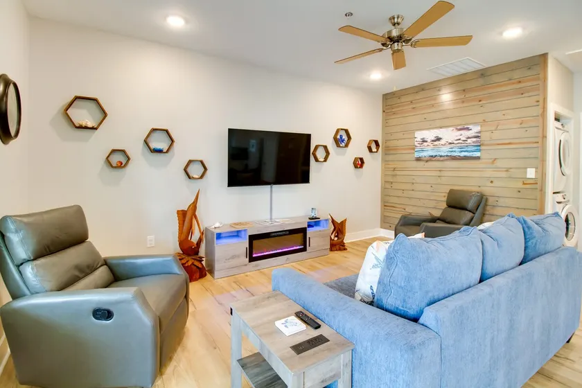 4 Mi to Rockport Beach Park: Home w/ Resort Perks - Image 1