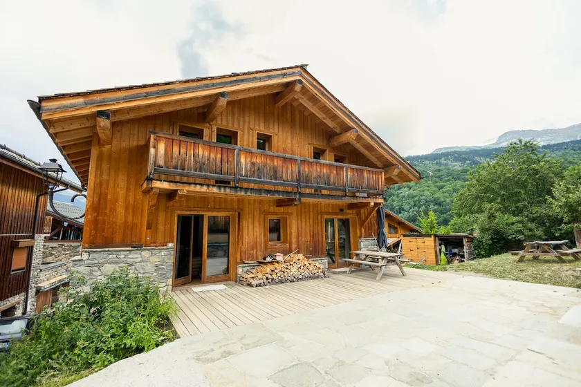 Chalet Achillée 5 Bedrooms - Image 1