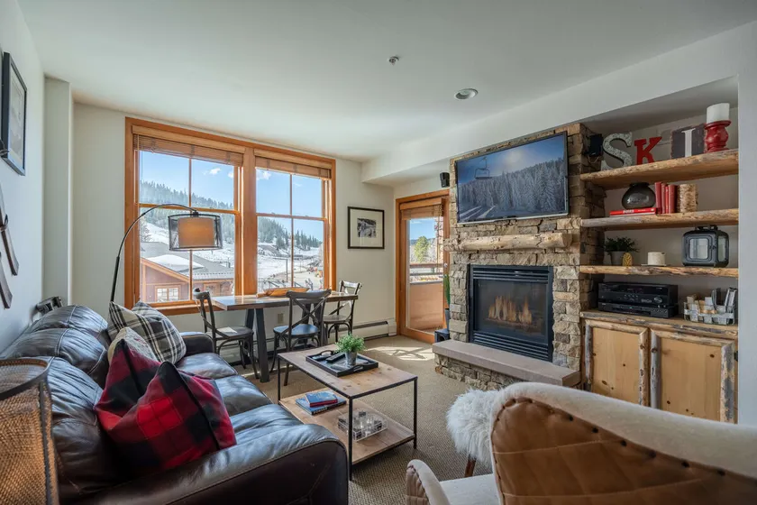 Zephyr Mountain Lodge - Image 1