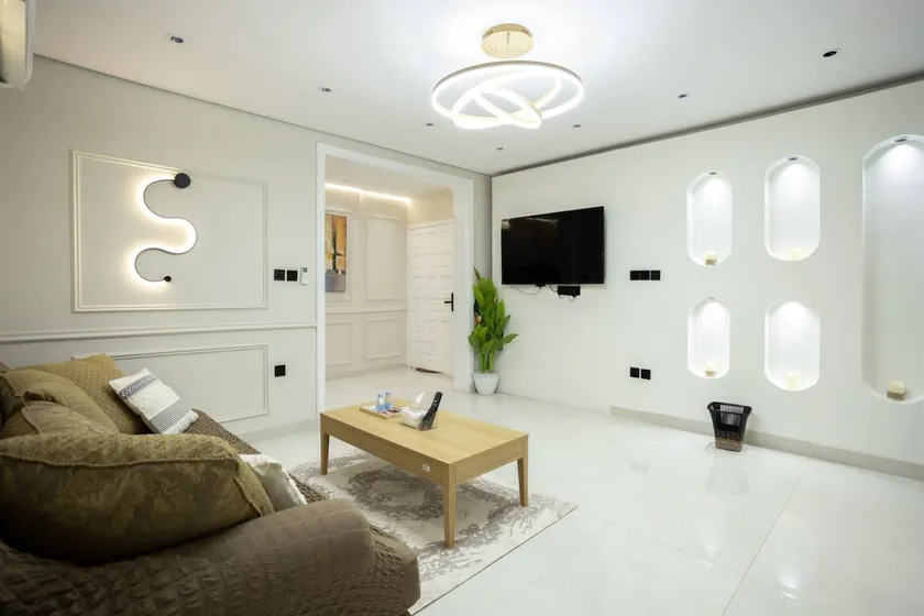 Spacious 3-Bedroom Apartment Near Prophet's Mosque - Image 1