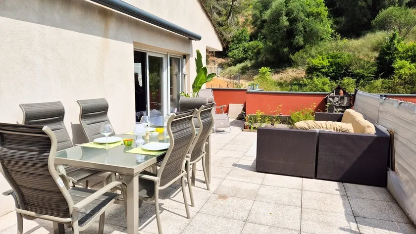 3 bedroom apartment with large terrace - BBQ - parking - Image 1