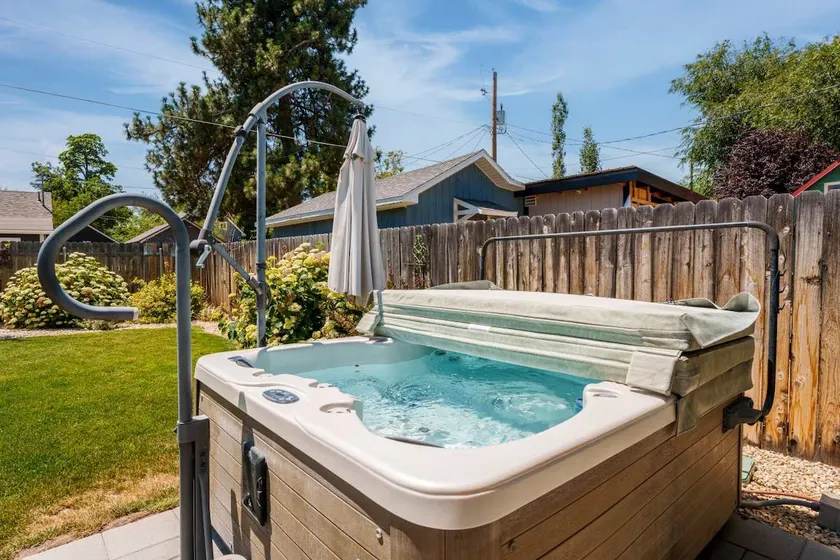 Fun-ViBe-Hot-Tub-Oasis, Walk to Downtown, Pets OK - Image 1