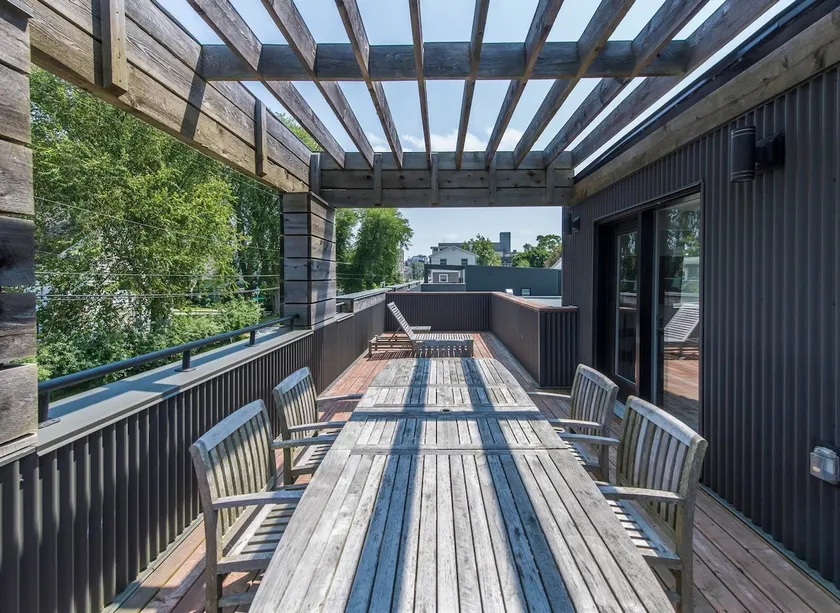 1 Bed w. Large Rooftop Deck in Vibrant North End - Image 1