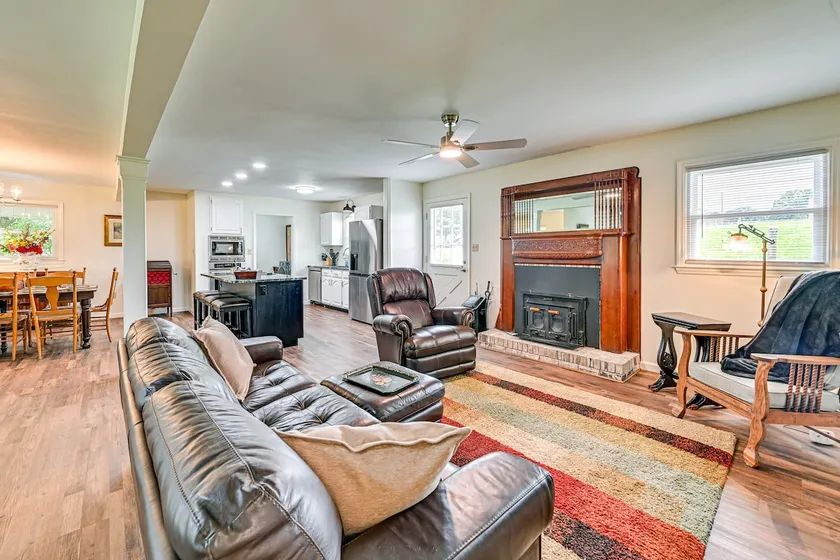 11 Mi to Danville: Family Home in Lancaster - Image 1