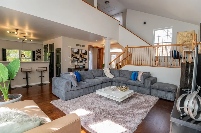 2 King Suites | Near Downtown & Garage Parking - Image 1
