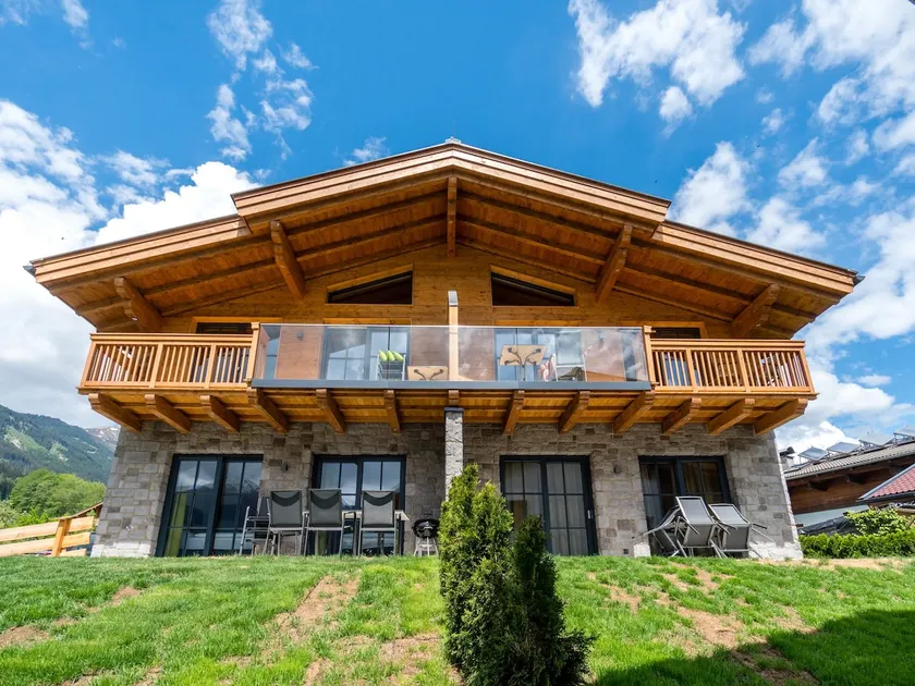Luxurious Holiday Home in Piesendorf With Sauna - Image 1