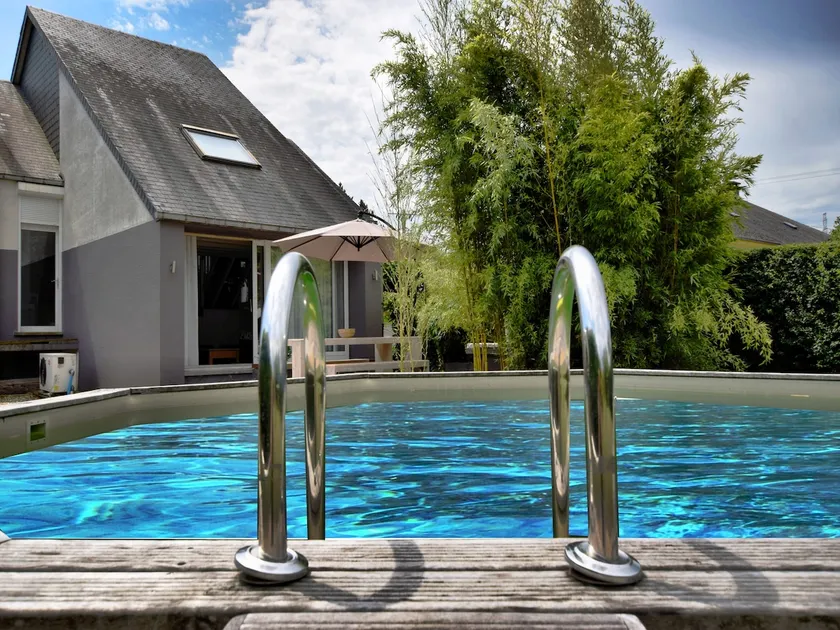 Casa con giardino, piscina e barbecue - Image 1