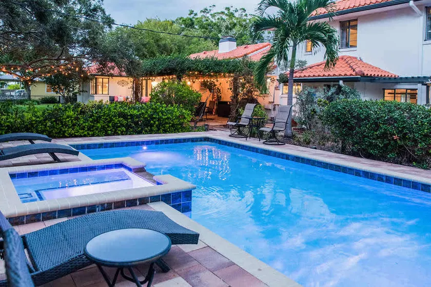Summer Deals! 4/3.5 Heated Pool Home Close to Ever - Image 1