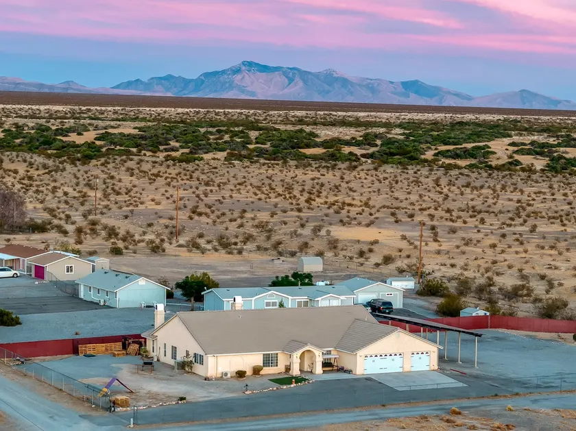 4-BR Desert Oasis near Death Valley & Vegas - Image 1