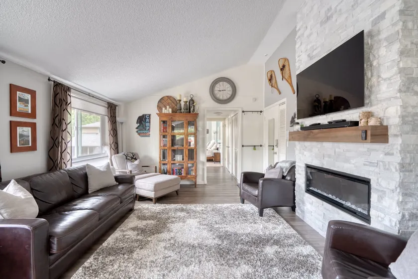1BR/1BA - Mt. Hood Golf Course - Fireplace - Image 1