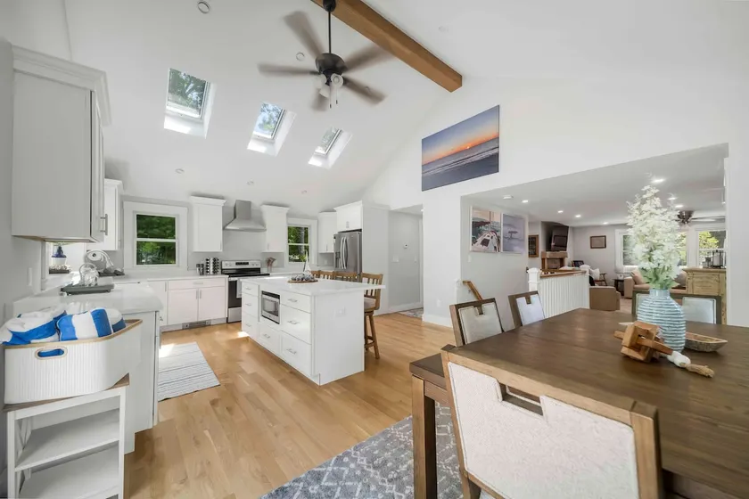 Recently renovated 3-bedroom - Image 1