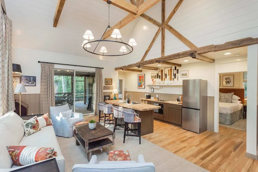 The Covey: Luxury Woodland Farm Retreat - Image 1